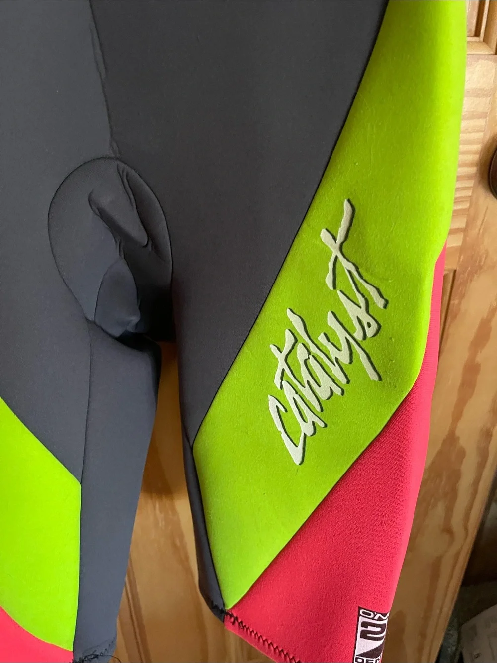 O'Neill Shorty Rashguard - Neon Orange , Lime & Charcoal juniors large
